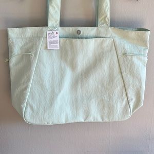 lululemon side cinch shopper bag